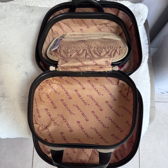Dejuno 2 pc. Cosmetics Cases~Great Condition 💗🖤 - Picture 9 of 16